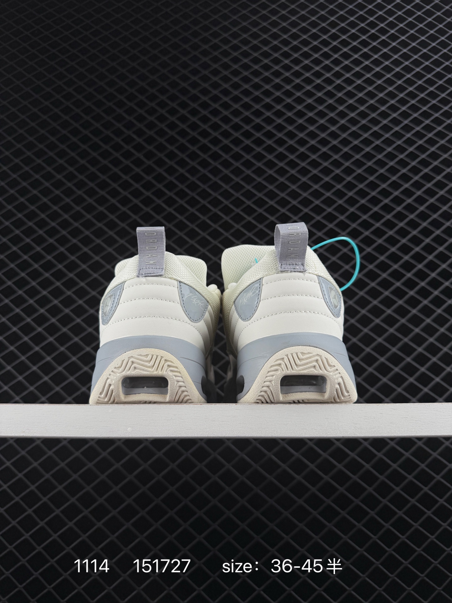 Air Jordan Max AURA JORDAN MAX AURA 6